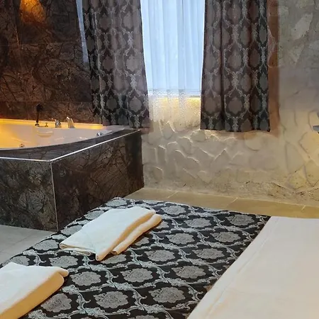 Aysultan Stone House 乌奇希萨尔