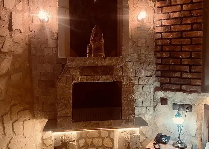 Aysultan Stone House * 乌奇希萨尔